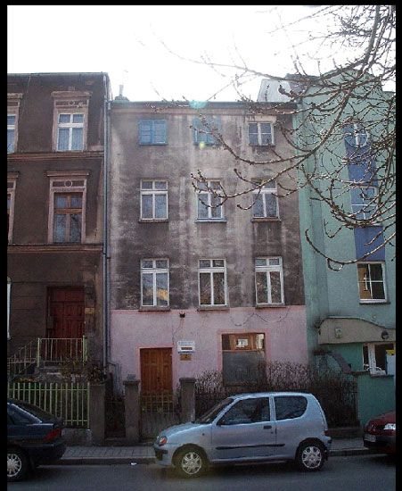 Armii Krajowej 2 (Ziegelstrasse 2). Tu była klinika doktora Reitscha.