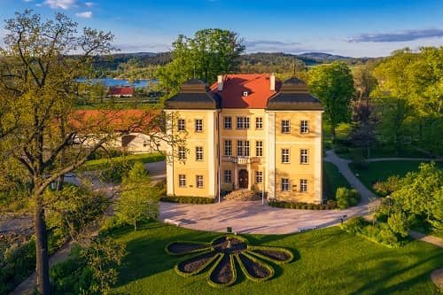 Majówka w Pałacu Łomnica – delektuj się magicznym światem!