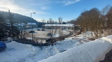 Kiedyś palono tu znicze, dziś robi się zakupy na obiad