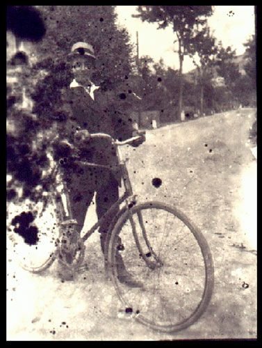 Rowerem po Langenau. Już przed 1914 rokiem miła forma spędzania wolnego czasu.