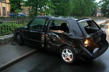 Przywalił w barierkę