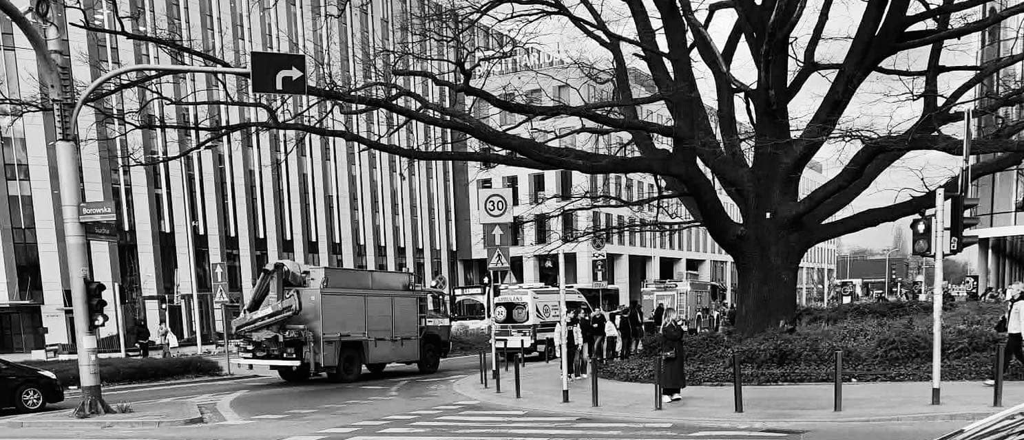 Tragiczny upadek z tarasu galerii handlowej