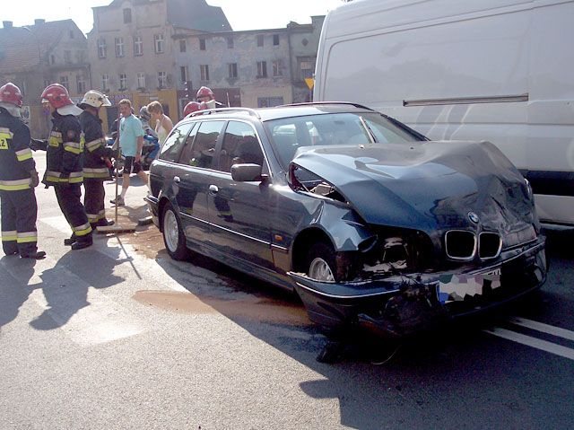 Do kolizji doszło na przejściu dla pieszych. Na szczęście nikt tamtędy nie przechodził.
