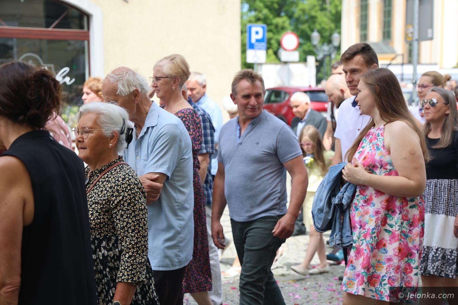 Cztery ołtarze i procesja przez miasto