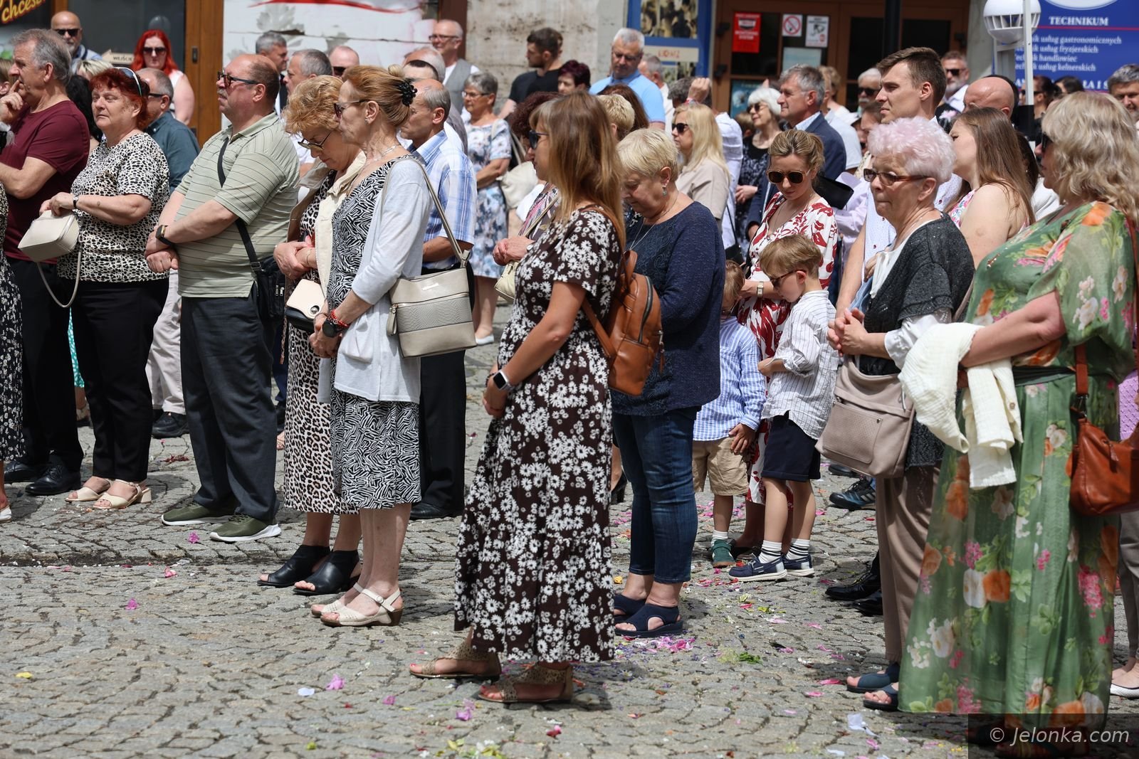 Cztery ołtarze i procesja przez miasto