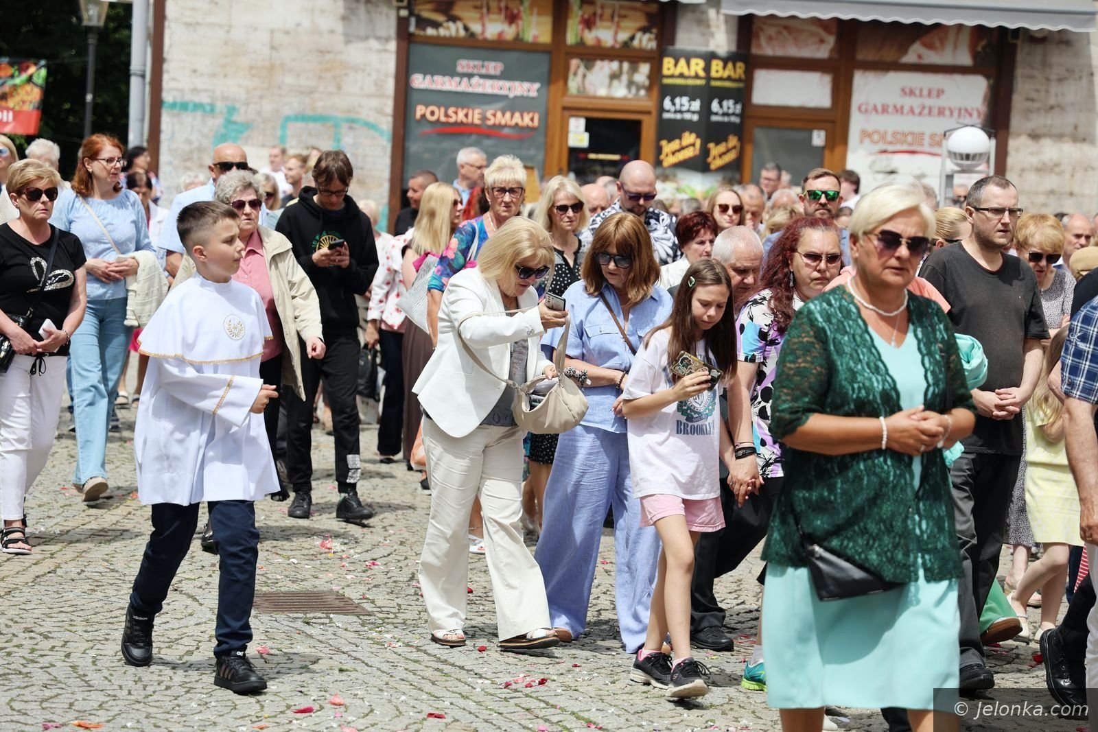 Cztery ołtarze i procesja przez miasto