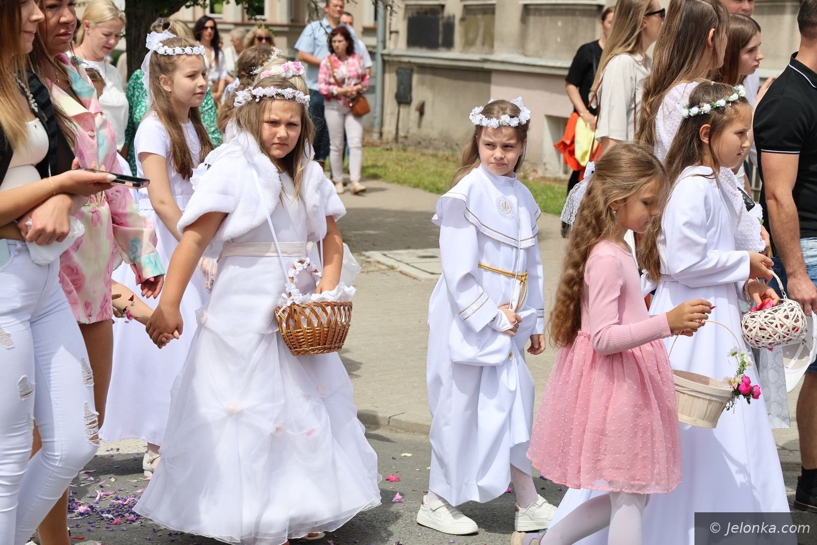 Cztery ołtarze i procesja przez miasto