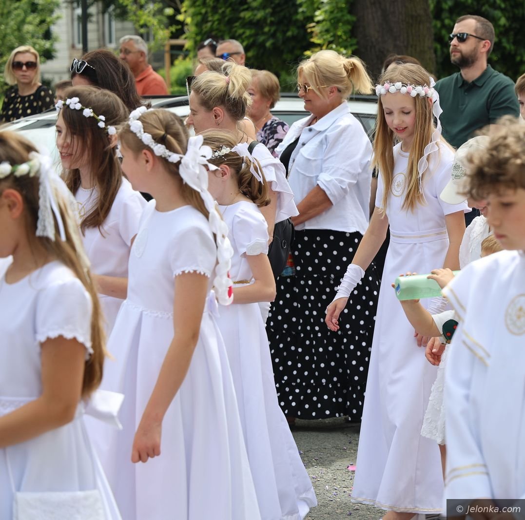 Cztery ołtarze i procesja przez miasto