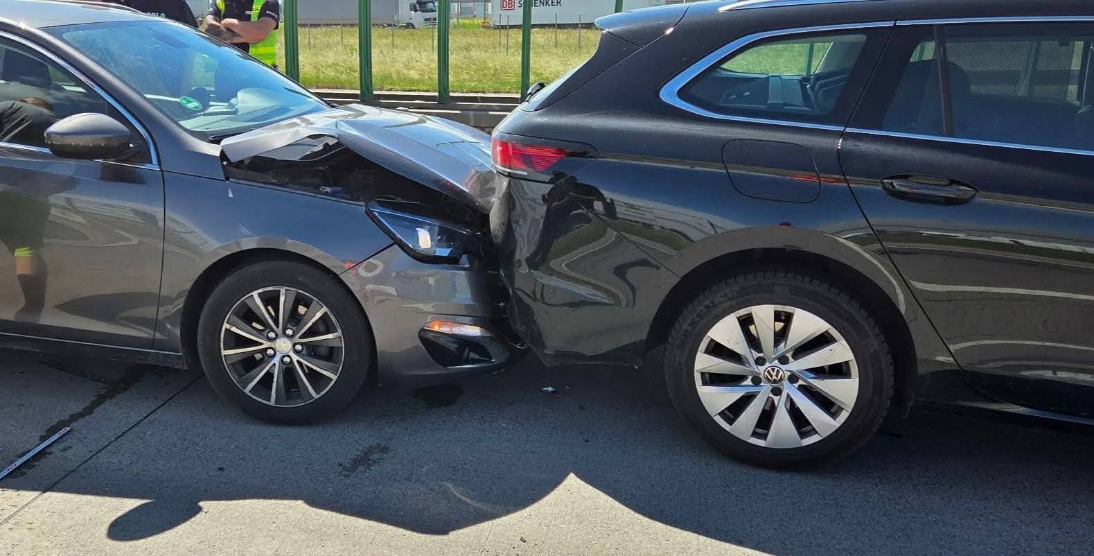 Karambol na A4, oba pasy zablokowane!