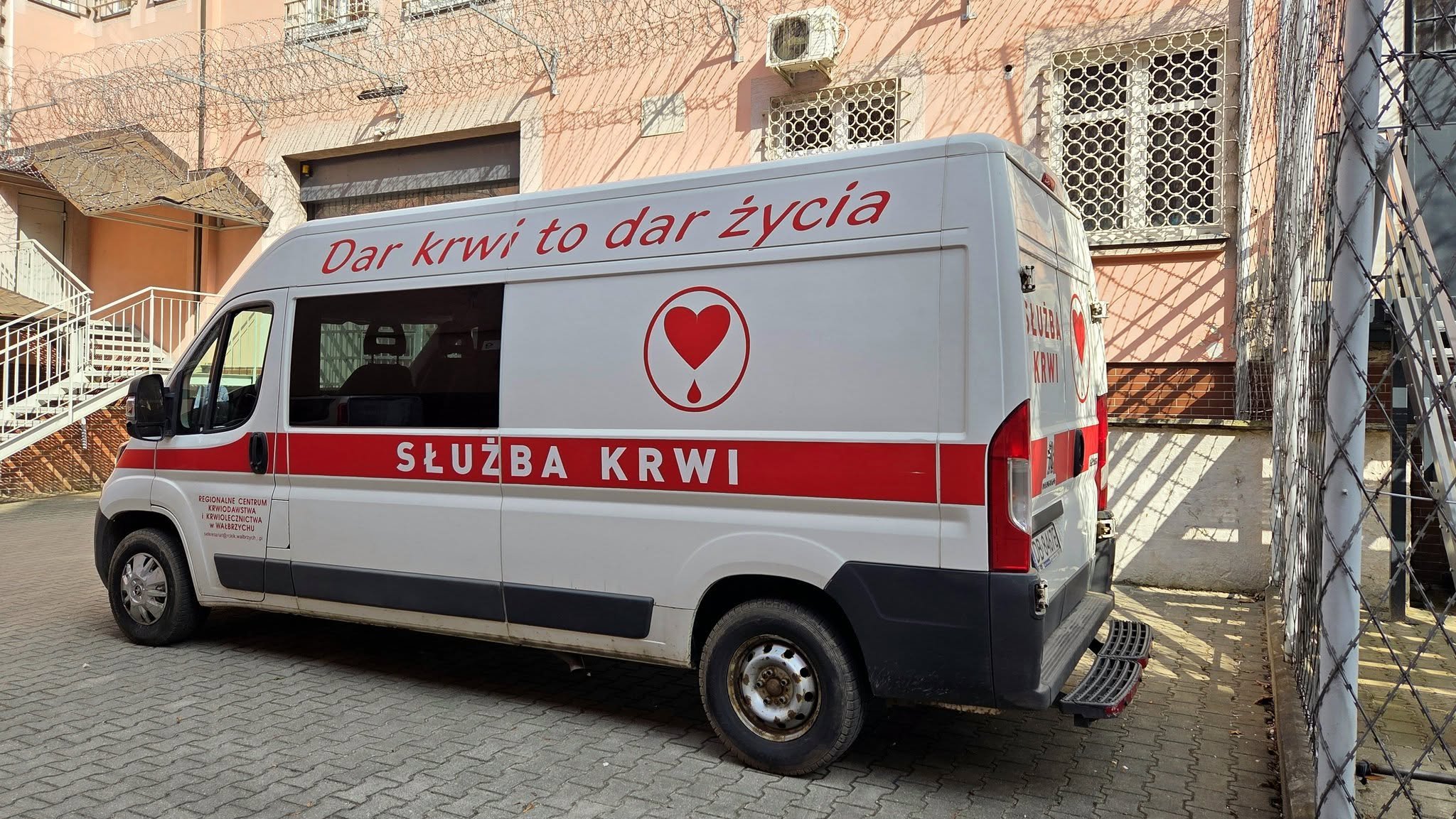 Mundurowi podzielili się krwią