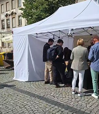 Tłumy, smak i tango – pierwszy dzień „O Winie w Kotlinie”