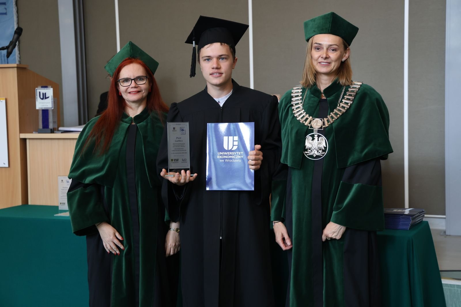 Młodzi liderzy odebrali dyplomy