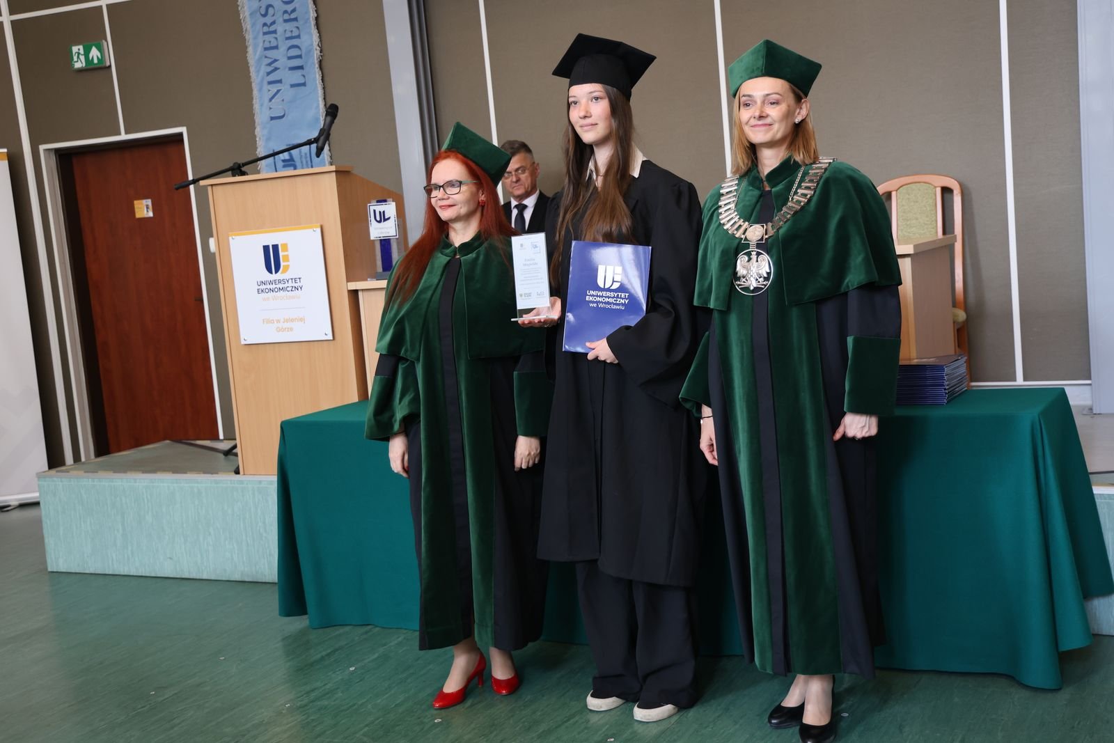 Młodzi liderzy odebrali dyplomy