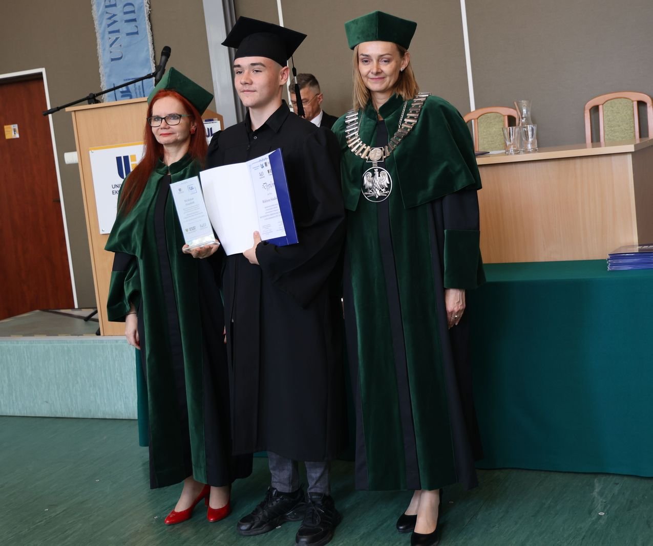 Młodzi liderzy odebrali dyplomy