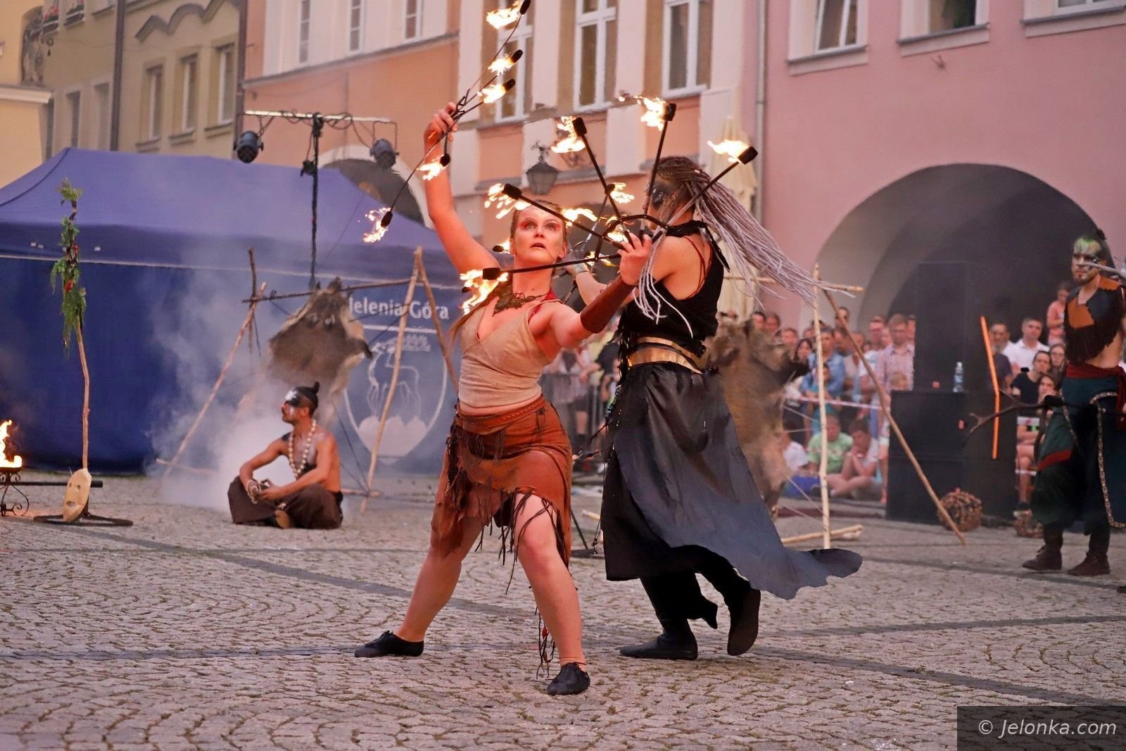 Teatry uliczne w lipcu