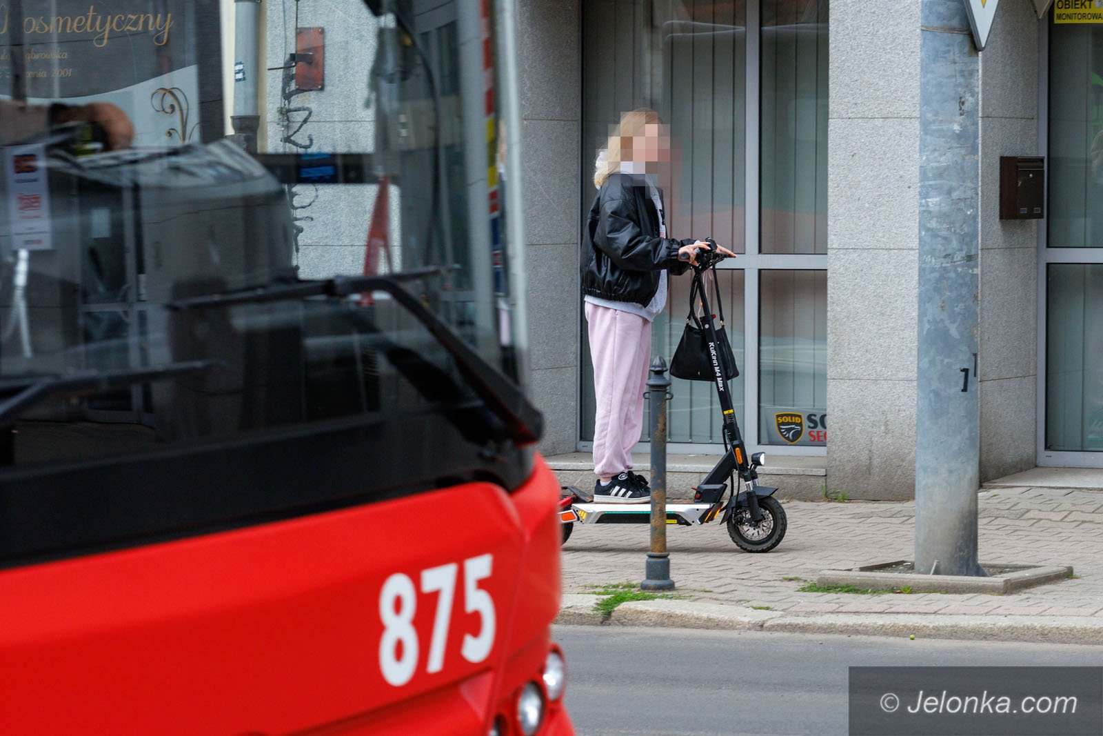 Za hulajnogi dają mandaty. Wielu mieszkańców nadal nie zna podstawowych zasad
