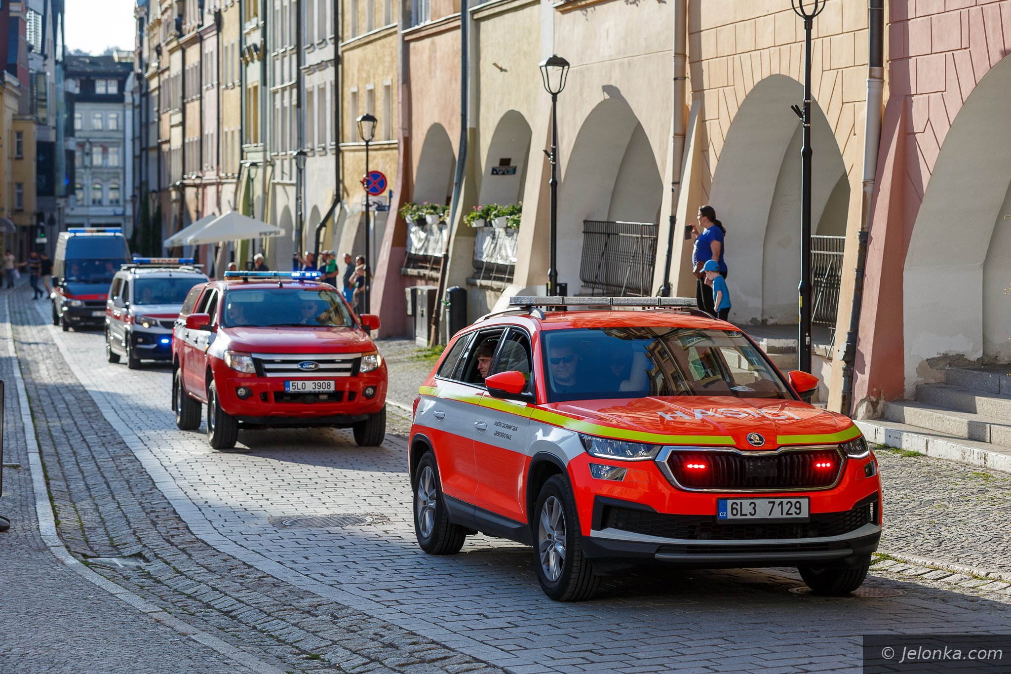 Ratownicy przejechali przez Jelenią Górę