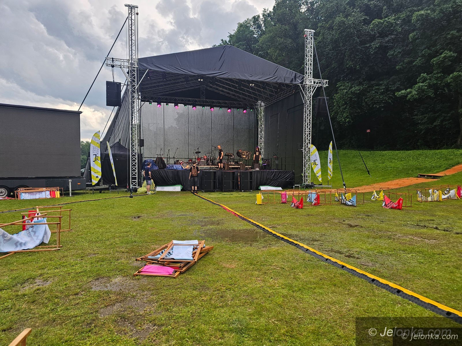 Rzemiosło, muzyka i warsztaty pod Chojnikiem