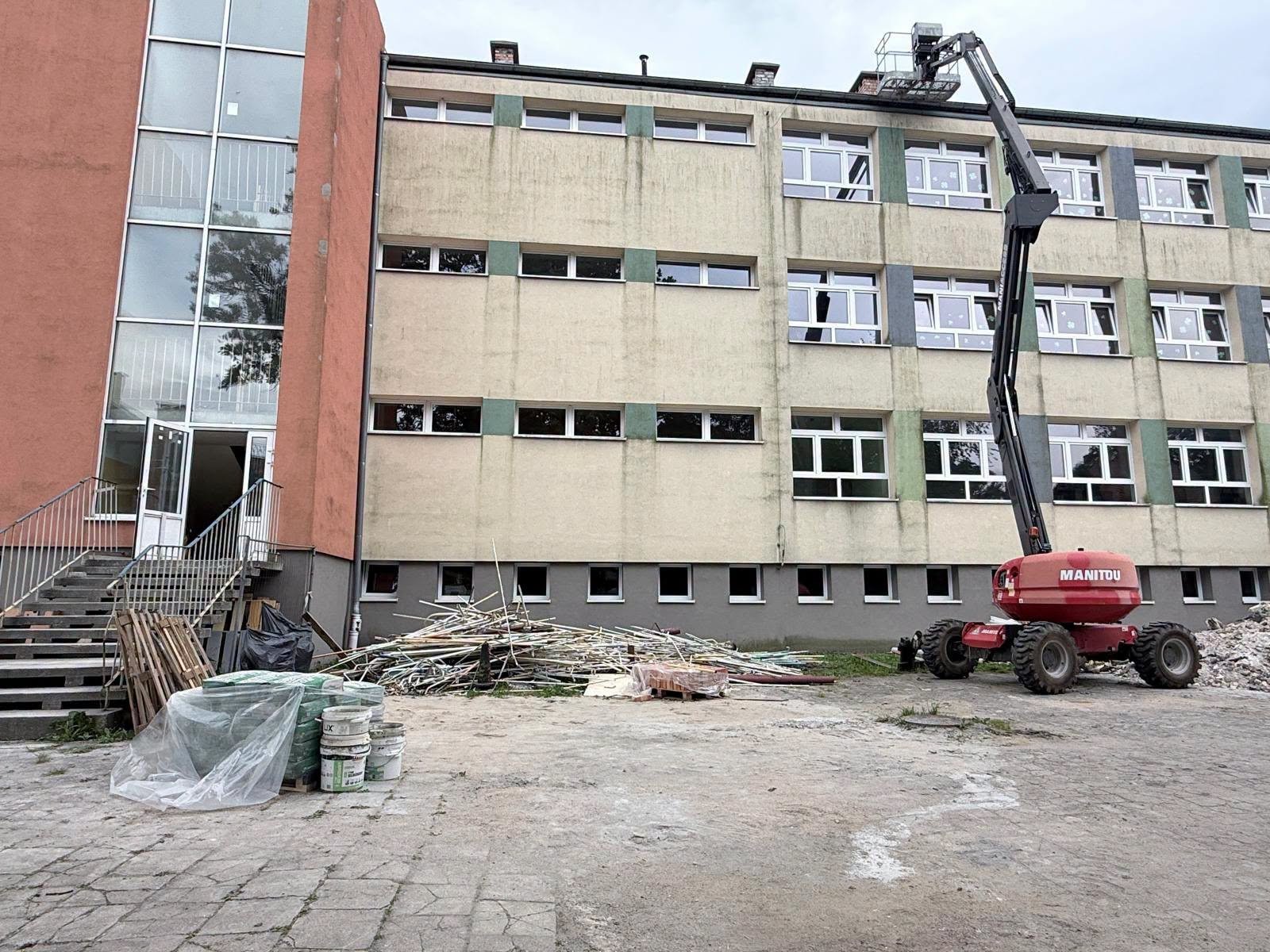Szkoła przy Cieplickiej w remoncie