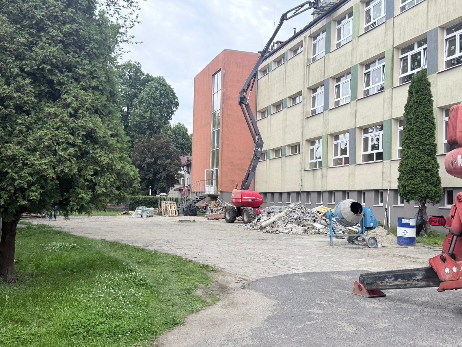 Szkoła przy Cieplickiej w remoncie