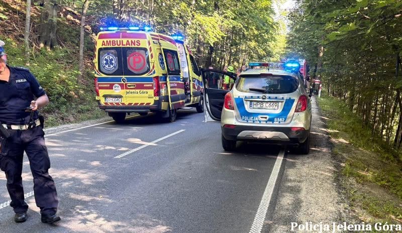 Zderzenie hulajnogi z autem i ciężki wypadek motocyklisty