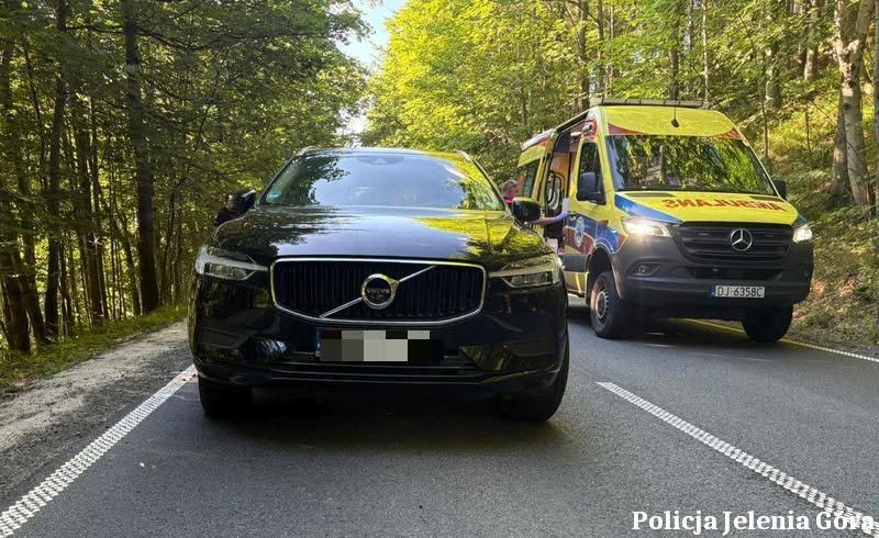 Zderzenie hulajnogi z autem i ciężki wypadek motocyklisty