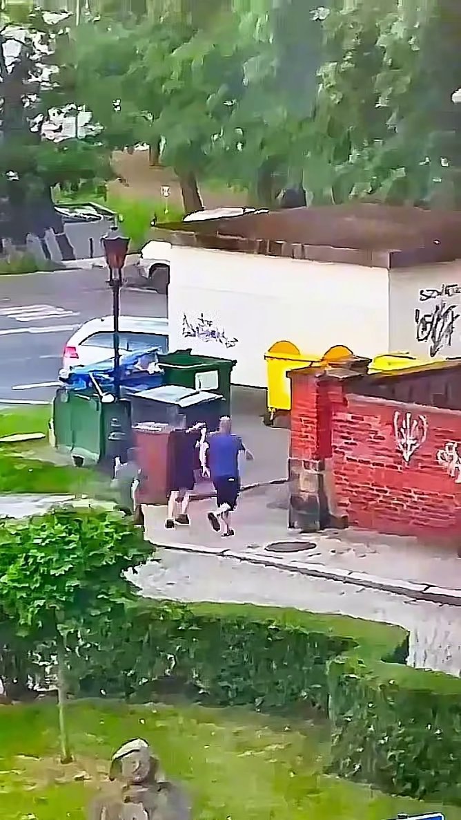Dantejskie sceny w Złotoryi. Pijani wjechali w zaparkowane samochody i chcieli uciec na piechotę!
