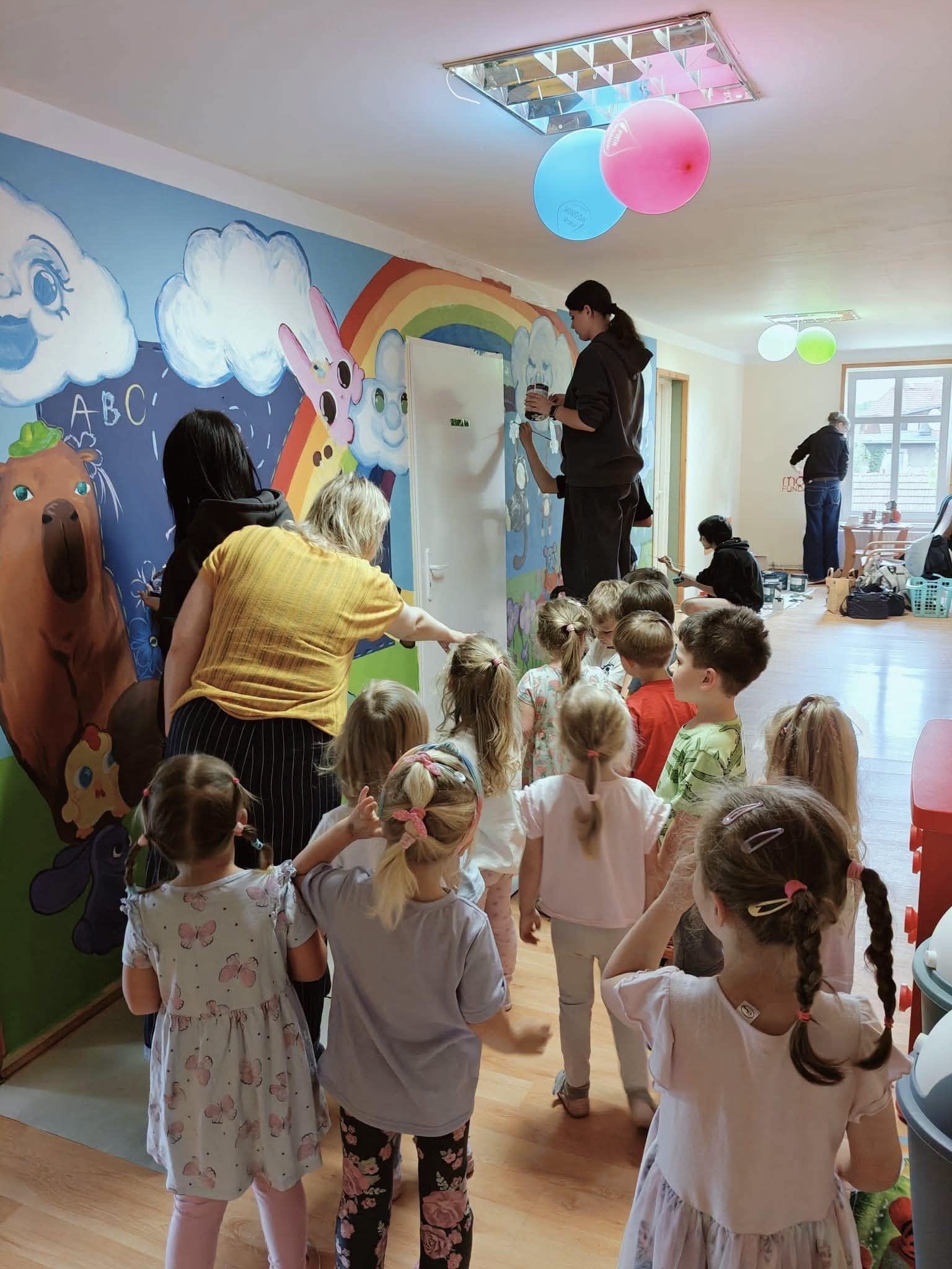 Mural uczniów „Rzemiosł” ożywił przedszkole