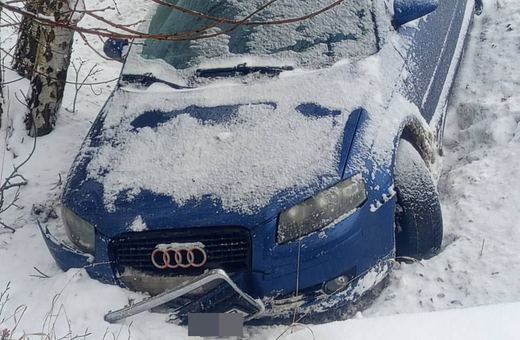 Audi wylądowało w rowie