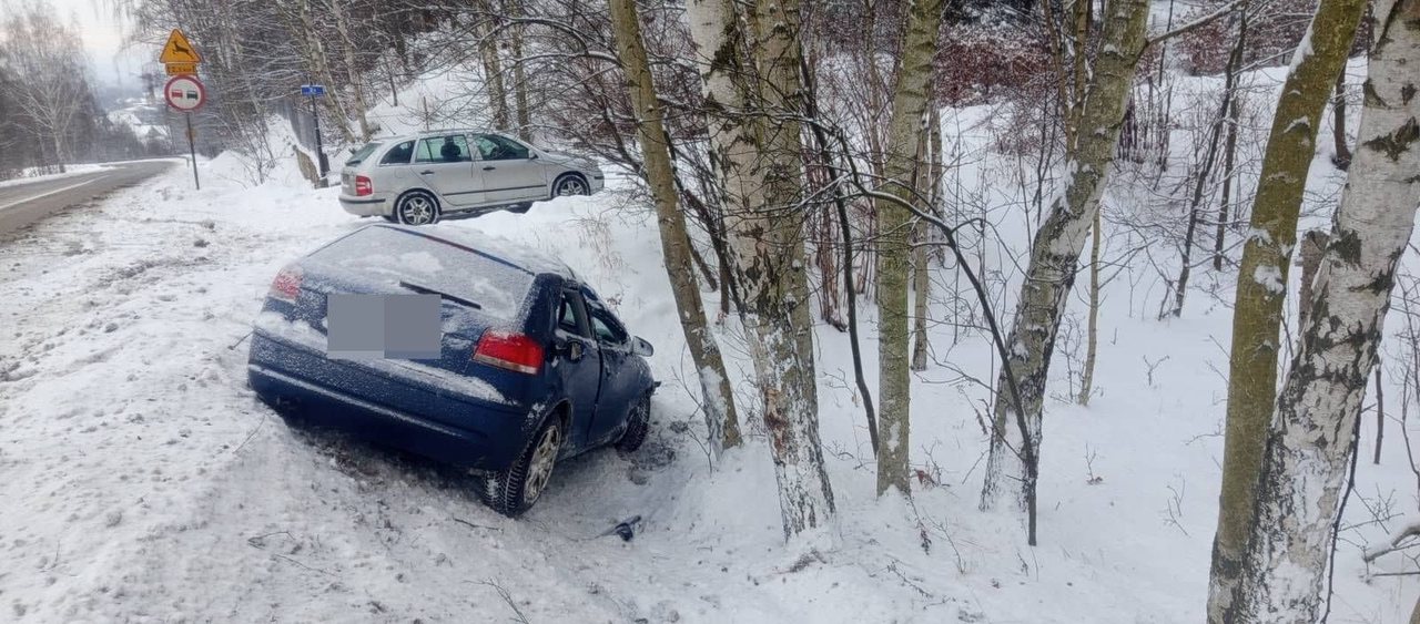 Audi wylądowało w rowie