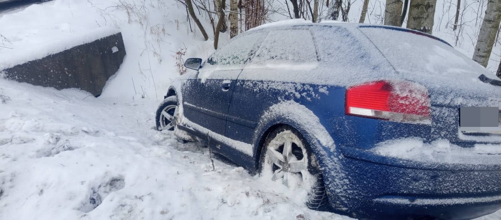 Audi wylądowało w rowie