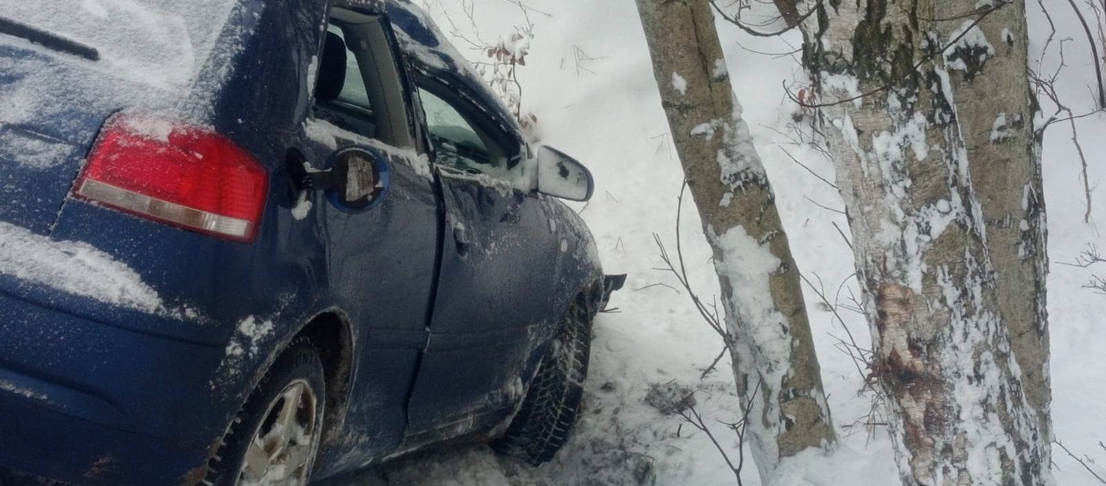 Audi wylądowało w rowie