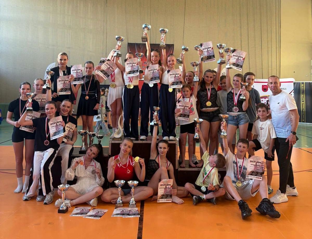 Dwa medale w fitness sportowym uczennicy „Norwida”