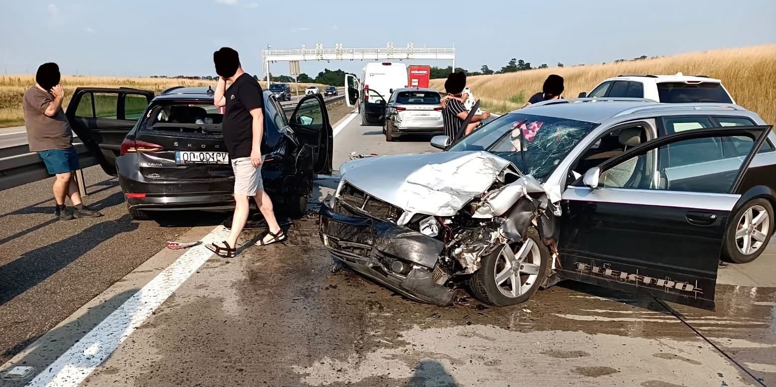 Karambol czterech aut na A4