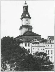 Jeleniogórski ratusz, odbudowany przez Fryderyka III „prawdziwego ojca naszej ojczyzny”.