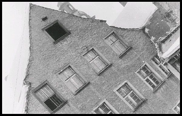 Kamienica nr 9: szczyt tylnej elewacji.