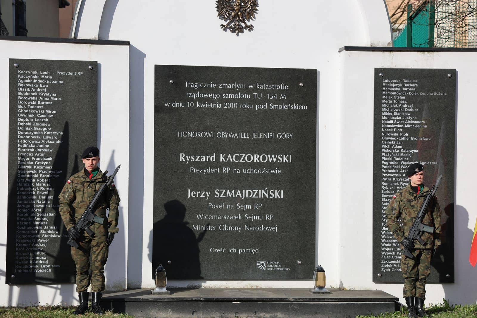 Hołd ofiarom katastrofy smoleńskiej