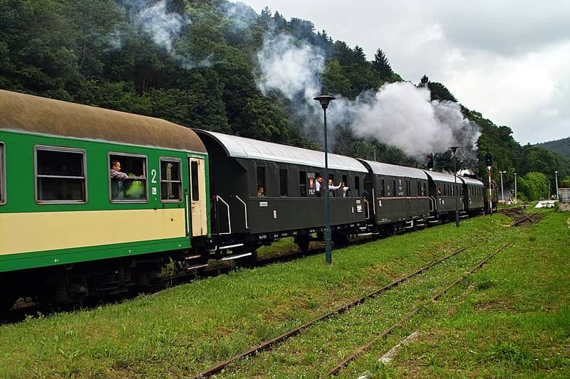 Ostatnio na trasie z Jeleniej Góry do Lwówka jechał pociąg retro, 13 lipca ruszy Pociąg Waloński.