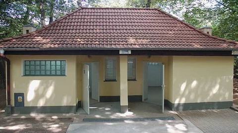 Wierzcie nam na słowo - publiczne toalety jeszcze pachną nowością.