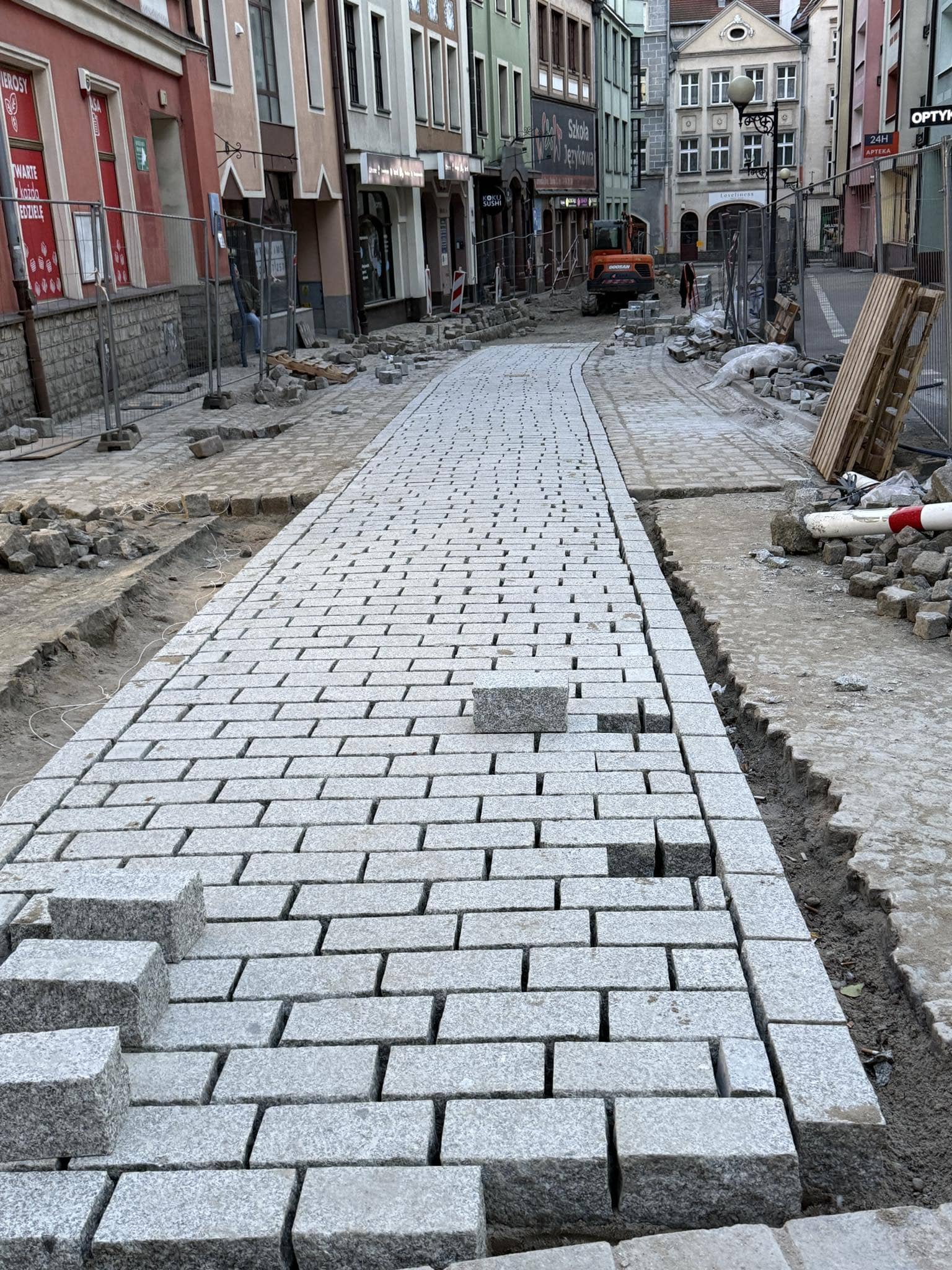 Plac budowy w sercu Jeleniej Góry