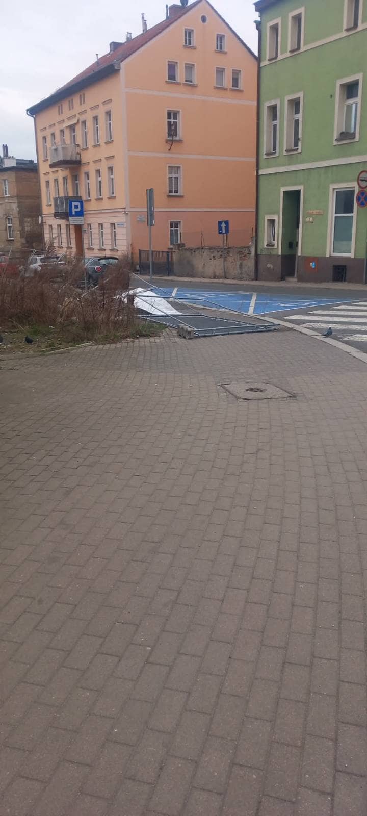 Co wyprostują to się przewróci