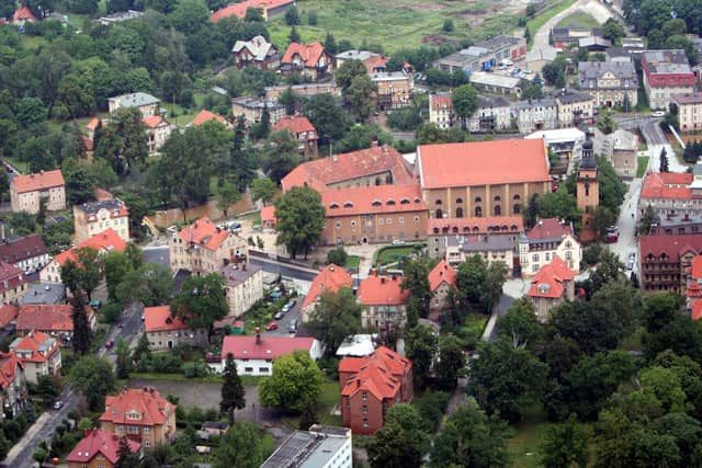 Cieplicka kolegiata to najstarszy i najcenniejszy zabytek w uzdrowisku.