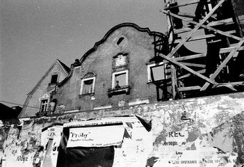 Kiedyś rzeźnia, później bar Jelonek – po remoncie: hotel Jelonek i Pizza Hut.