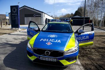 Nowe radiowozy w służbie jeleniogórskiej policji