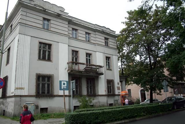 Budynek po byłej paszportówce od kilku miesięcy stoi pusty.