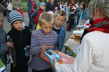 Rzucali ringiem i... kaloszem