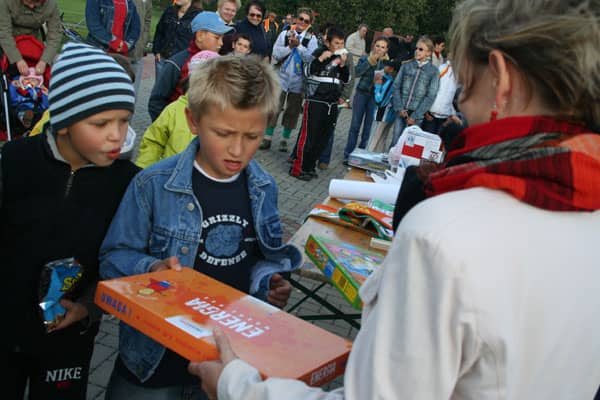 Rzucali ringiem i... kaloszem
