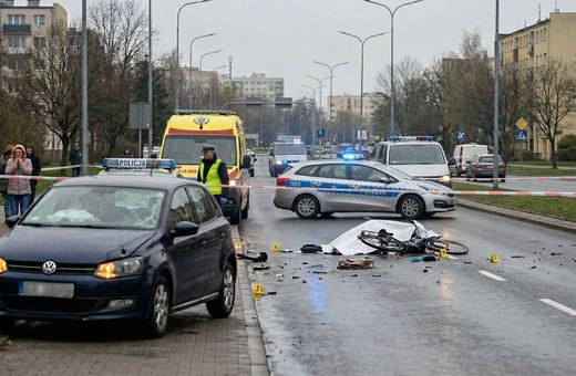 Rowerzysta zginął pod kołami Volkswagena