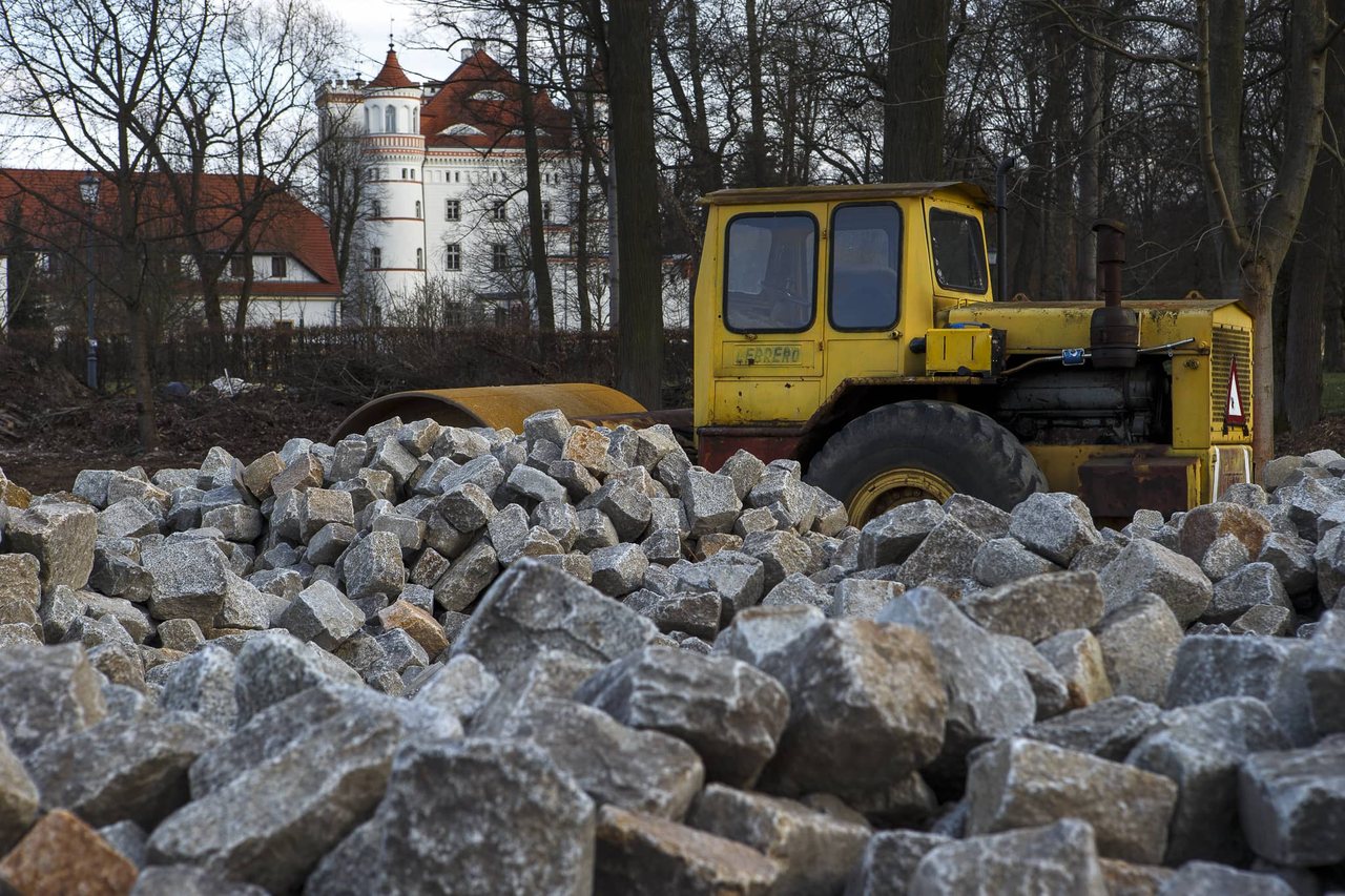 Parking przy pałacu już otwarty