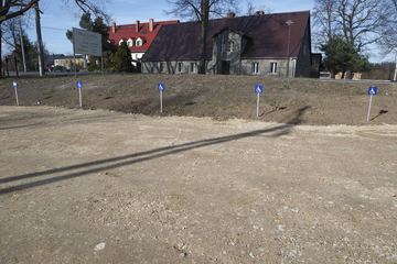 Parking przy pałacu już otwarty